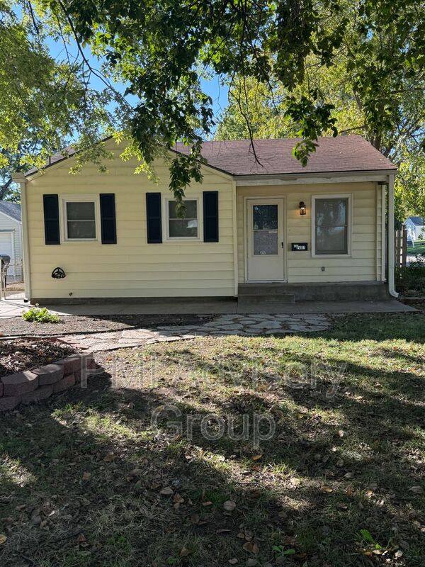 House for rent at 2401 SW Bradbury Ave, Topeka, KS 66611