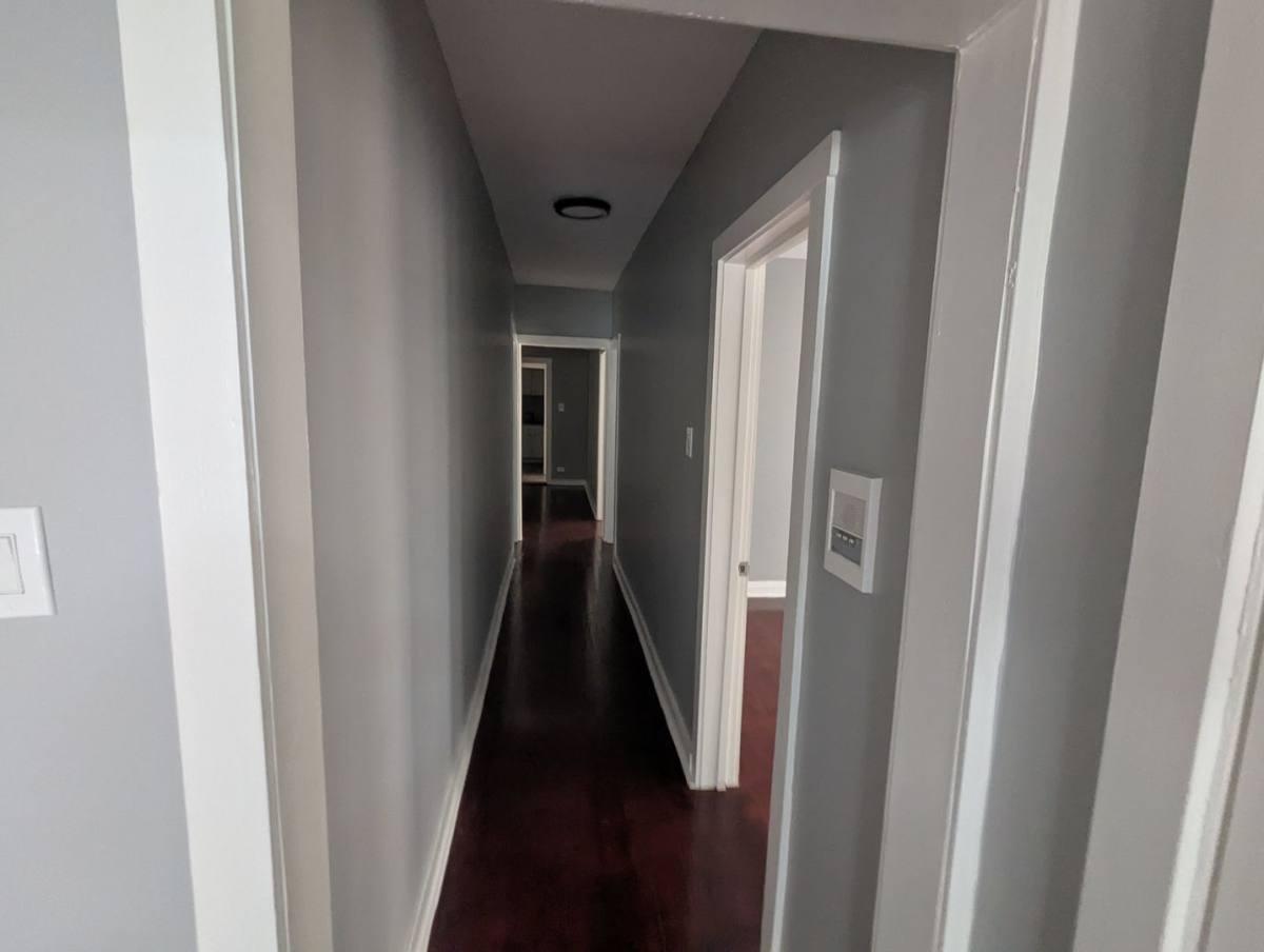 7110-18 S E End Ave, Chicago, IL 60649 - Apartment for Rent - Image 2
