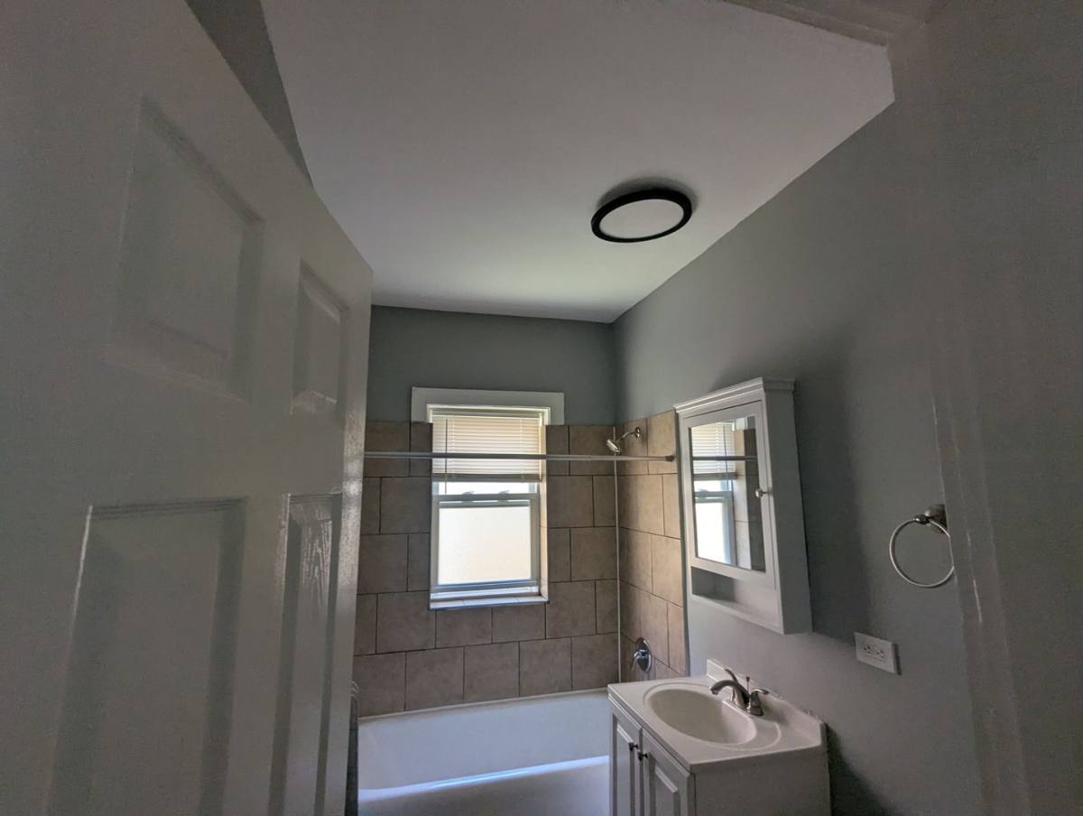 7110-18 S E End Ave, Chicago, IL 60649 - Apartment for Rent - Image 4