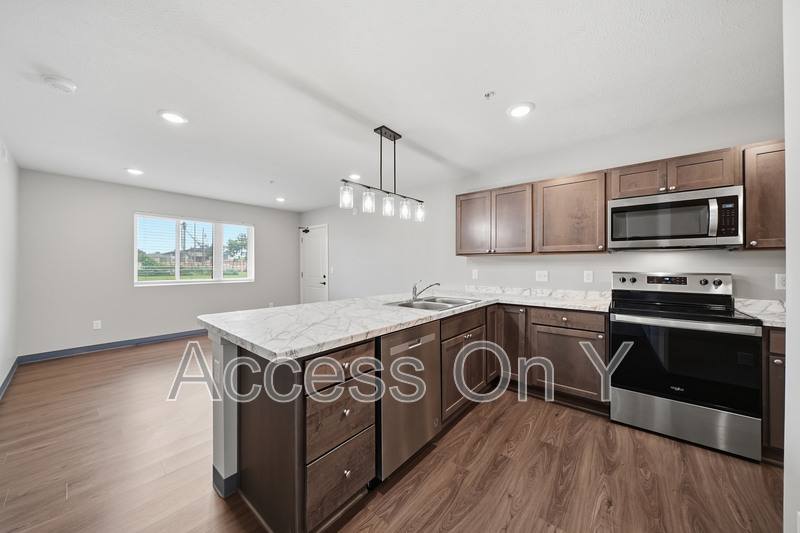 2320 Y St, Lincoln, NE 68503 - Apartment for Rent - Image 1