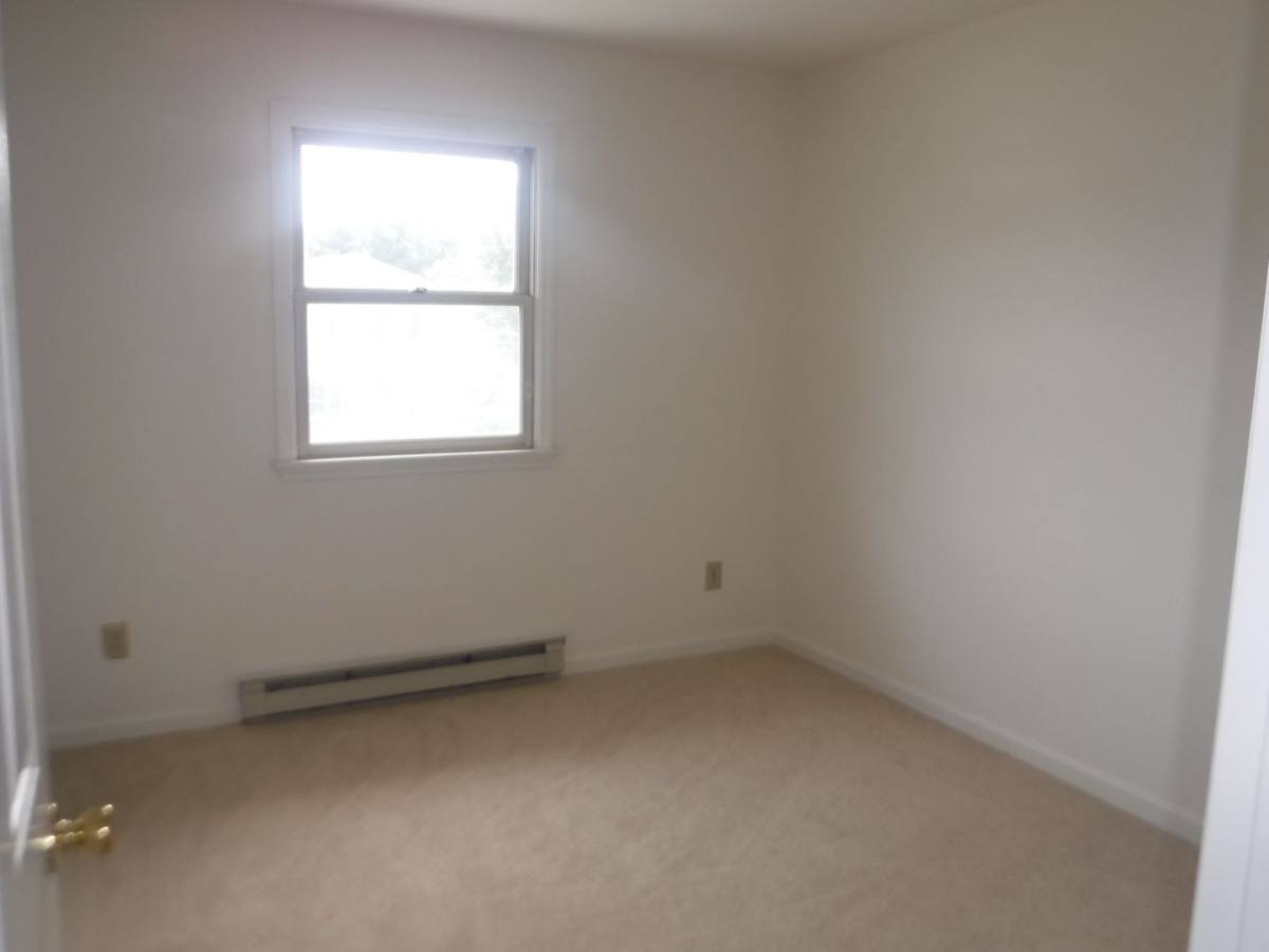 614 Victoria Dr, Greencastle, PA 17225 - House for Rent - Image 8