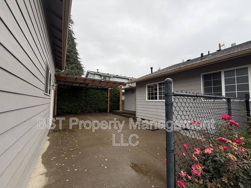 418 Koons St, Silverton, OR 97381 - House for Rent - Image 6