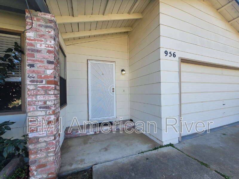 956 Greenstar Way, Sacramento, CA 95831 - Apartment for Rent - Image 3