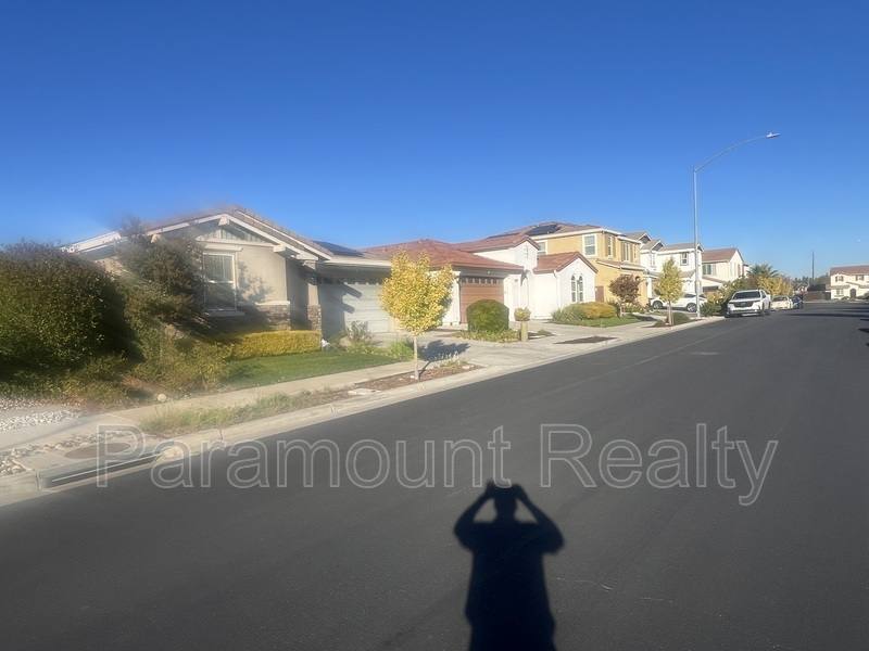 447 Ventana Ave, Tracy, CA 95376 - House for Rent - Image 4