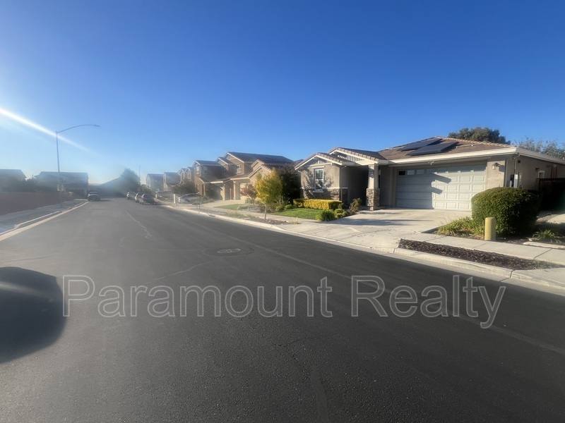 447 Ventana Ave, Tracy, CA 95376 - House for Rent - Image 3