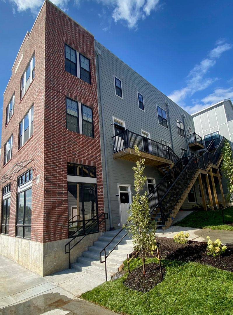 7630 Park Dr #210, Omaha, NE 68127 - Townhouse for Rent - Image 1