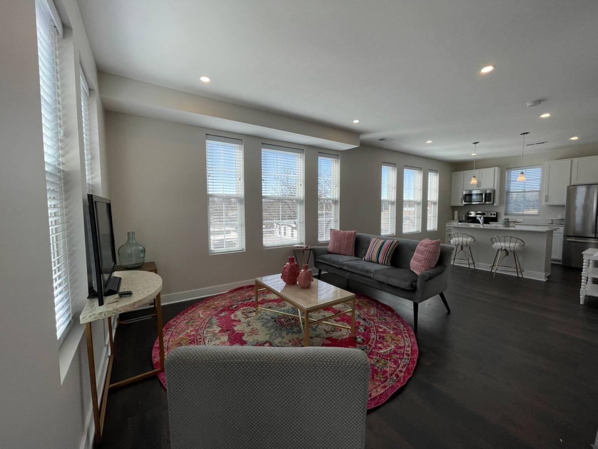 7630 Park Dr #210, Omaha, NE 68127 - Townhouse for Rent - Image 3