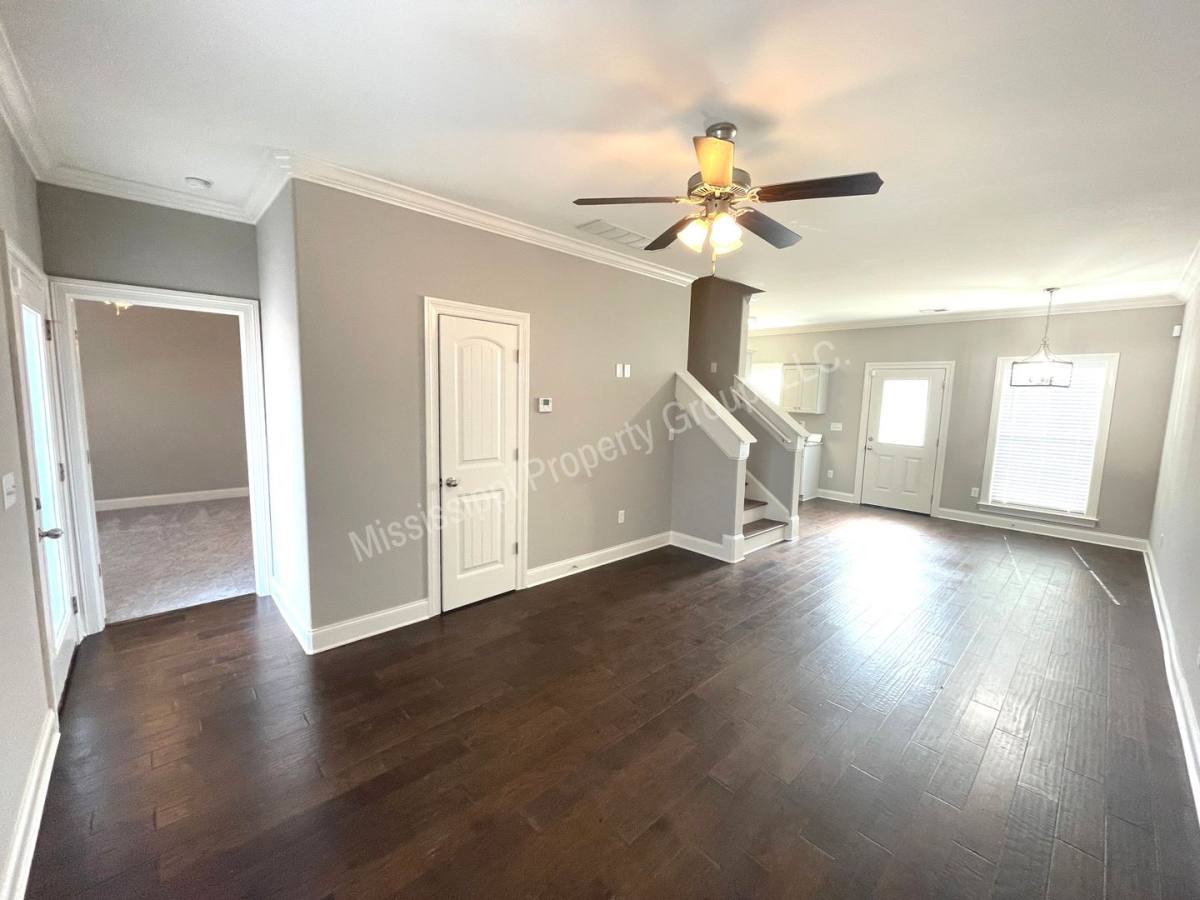 130 Robbins Circle, Oxford, MS 38655 - Townhouse for Rent - Image 4