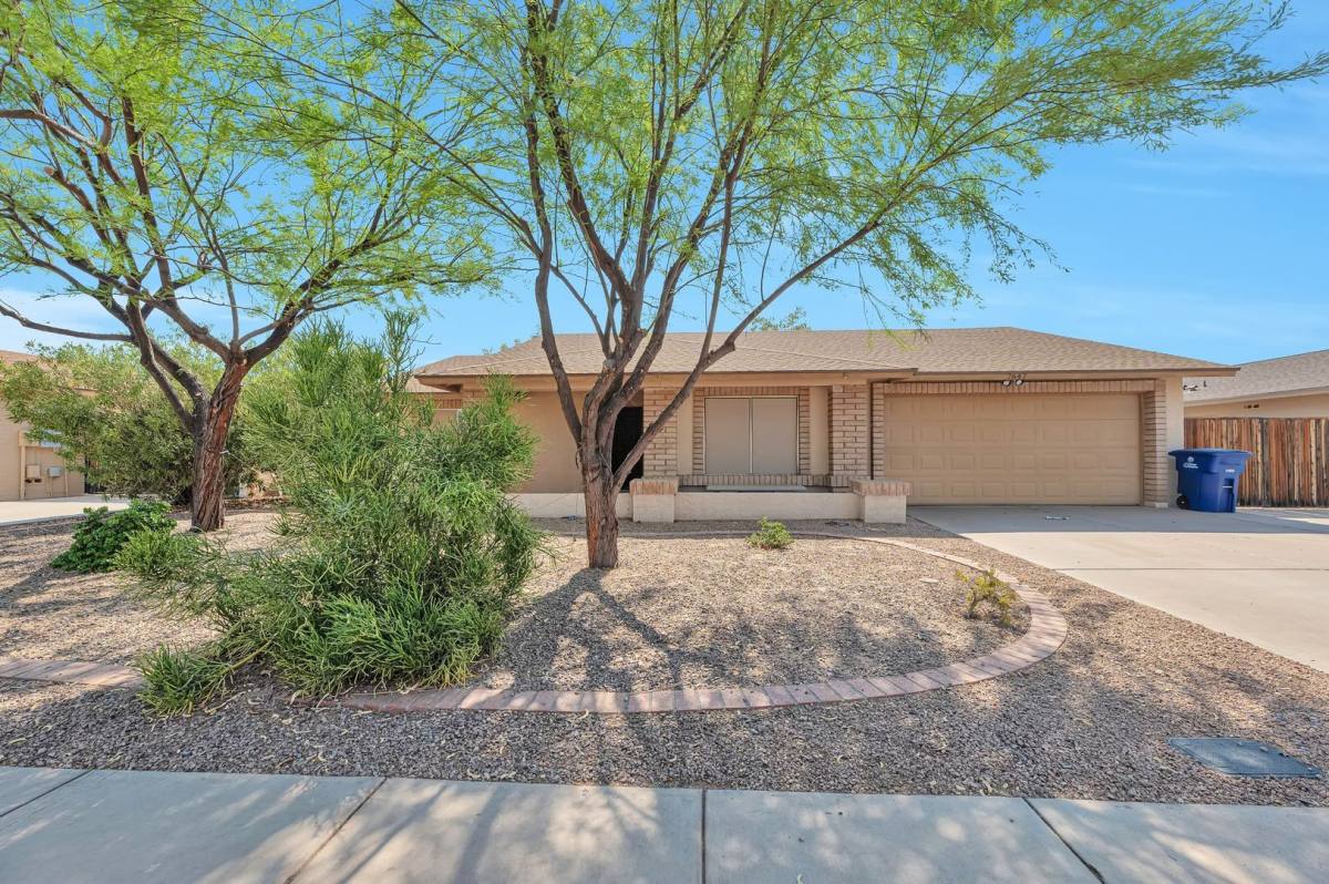 House for rent at 7647 S Kenwood Lane, Tempe, AZ 85284
