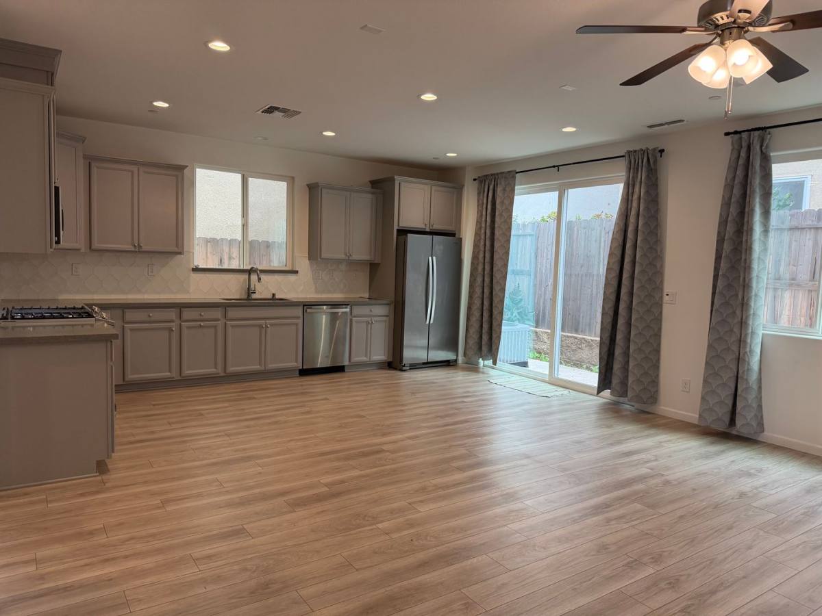 8355 Frontera Dr, Sacramento, CA 95829 - House for Rent - Image 11