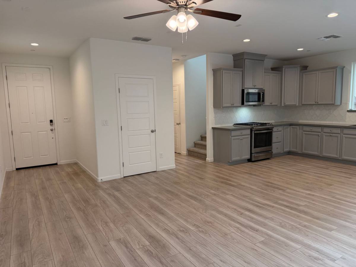 8355 Frontera Dr, Sacramento, CA 95829 - House for Rent - Image 13
