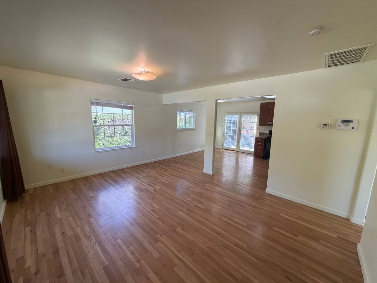 4209 56th St, Sacramento, CA 95820 - House for Rent - Image 4