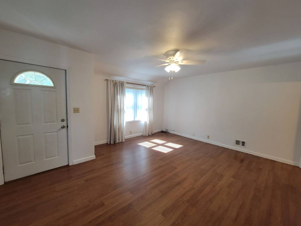 1914 Iowa St, Cedar Falls, IA 50613 - House for Rent - Image 5