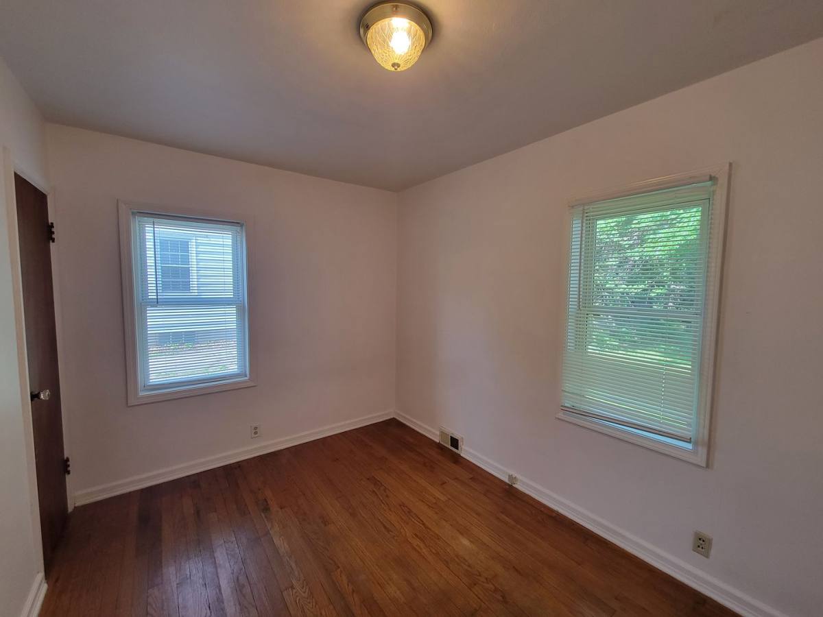 1914 Iowa St, Cedar Falls, IA 50613 - House for Rent - Image 8
