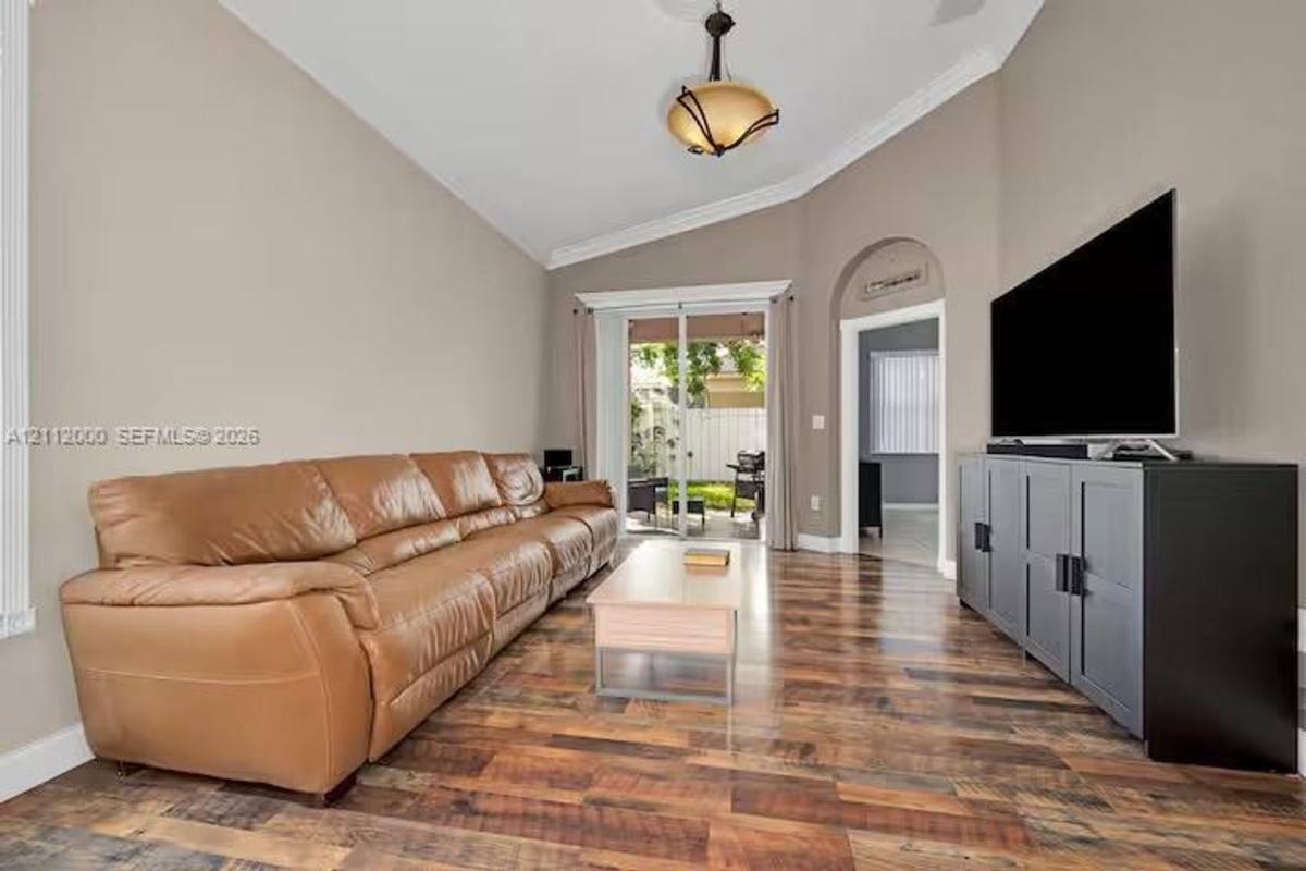 2327 NE 37th Terrace, Homestead, FL 33033 - House for Rent - Image 5