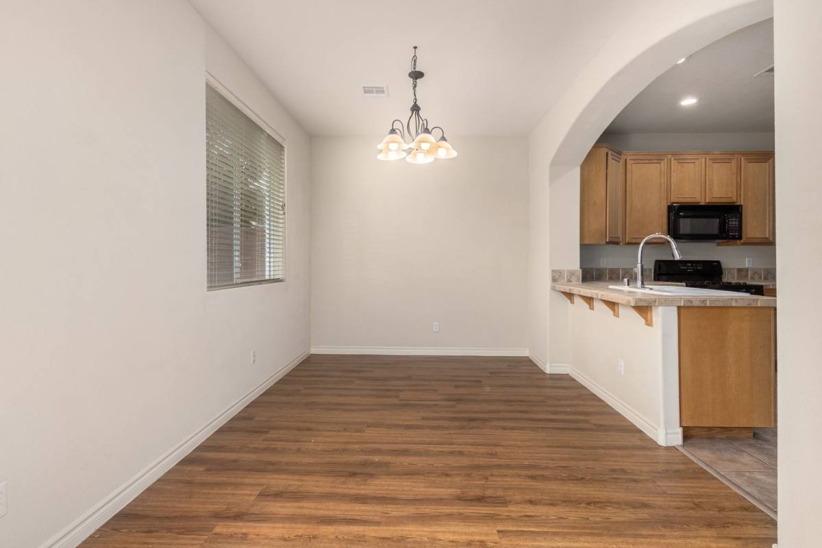 9109 Kinross Ave, Las Vegas, NV 89145 - Townhouse for Rent - Image 8