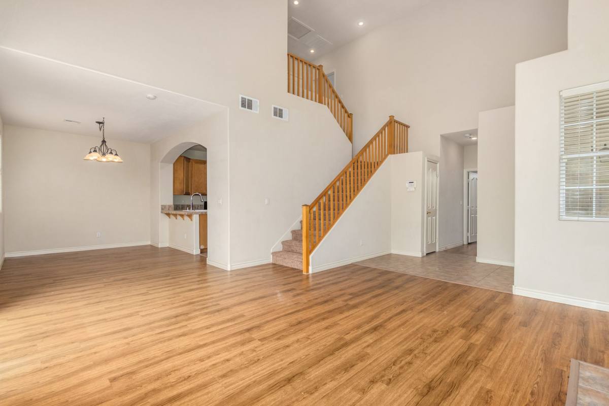 9109 Kinross Ave, Las Vegas, NV 89145 - Townhouse for Rent - Image 6