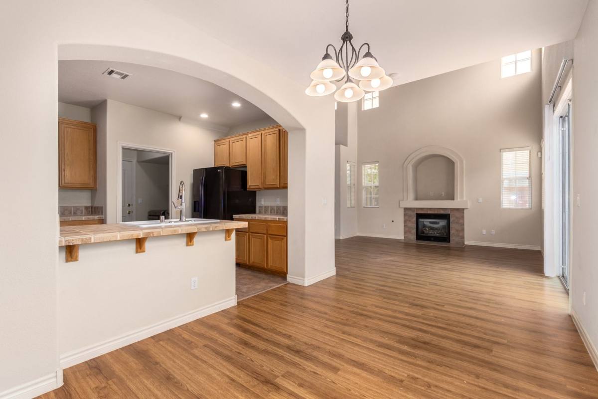 9109 Kinross Ave, Las Vegas, NV 89145 - Townhouse for Rent - Image 9
