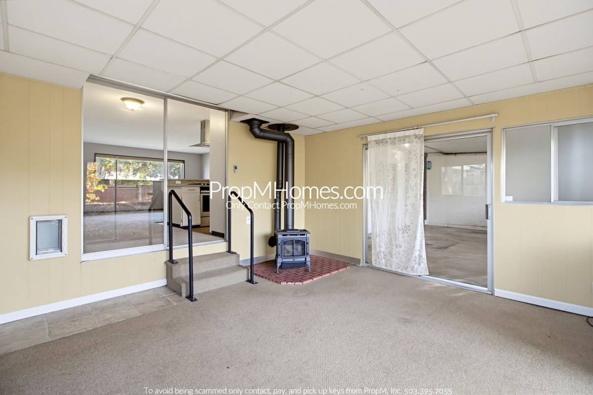 5521 SE 57th Ave, Portland, OR 97206 - Apartment for Rent - Image 9