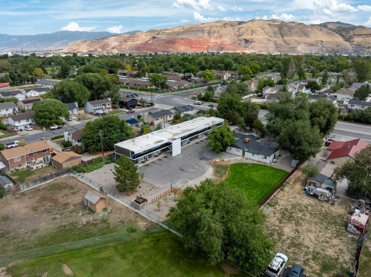 951 N Redwood Rd #15, Salt Lake City, UT 84116 - Apartment for Rent - Image 6