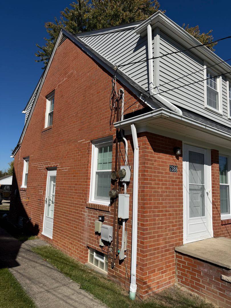 7388 Pearl Rd, Cleveland, OH 44130 - Townhouse for Rent - Image 3