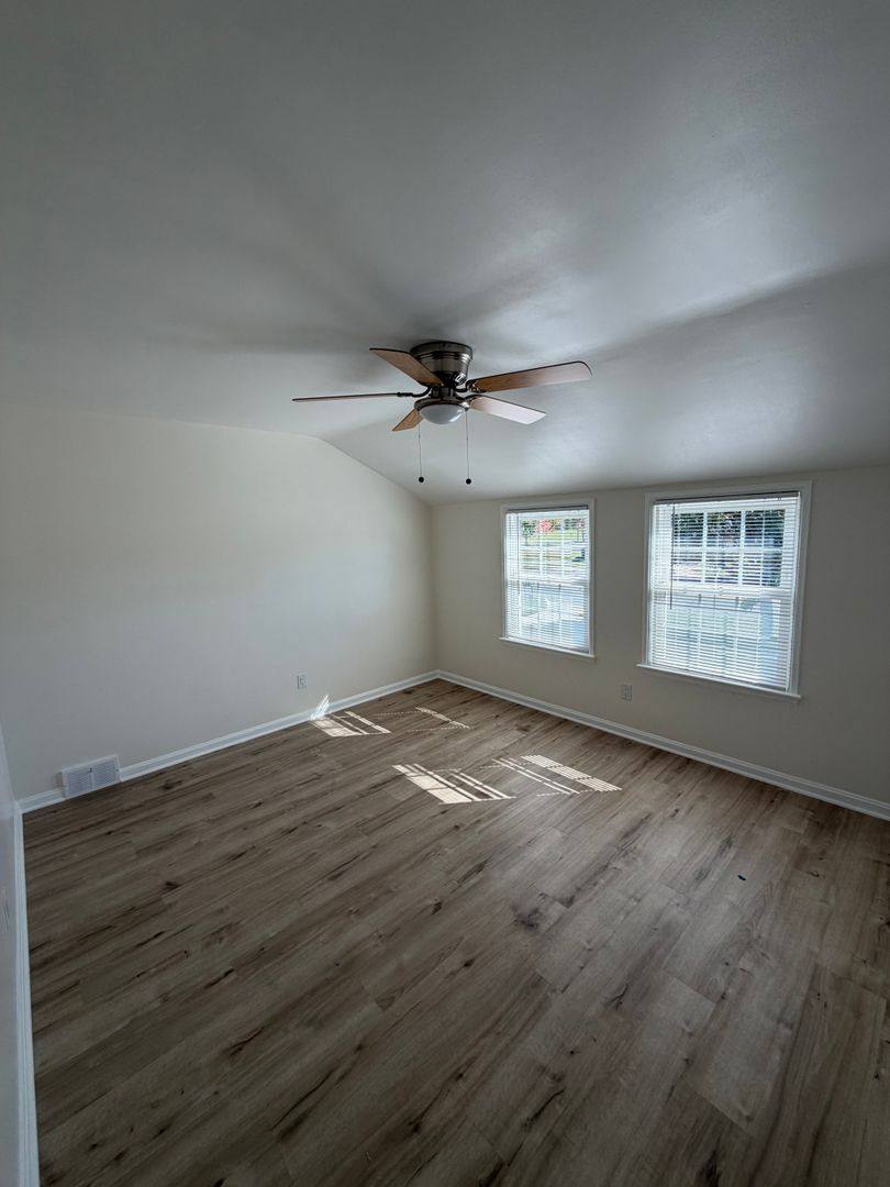 7388 Pearl Rd, Cleveland, OH 44130 - Townhouse for Rent - Image 9