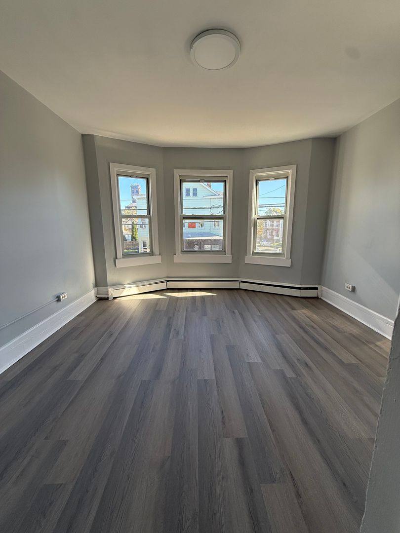 651-657 Maple St, Bridgeport, CT 06608 - Apartment for Rent - Image 3