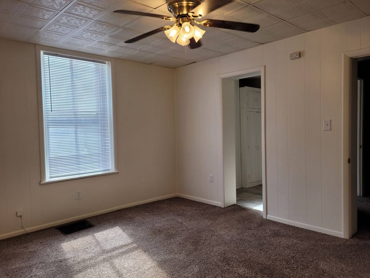 42 S Penn St, Shippensburg, PA 17257 - Apartment for Rent - Image 6