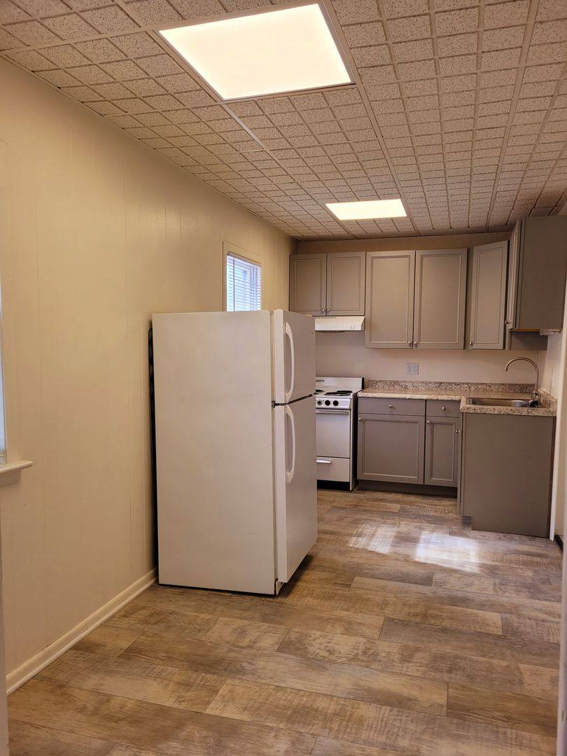 42 S Penn St, Shippensburg, PA 17257 - Apartment for Rent - Image 2