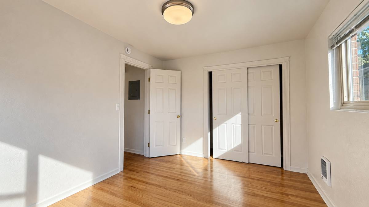 Heather Court, 114 - 132 12th Ave E, Seattle, WA 98102 - Apartment for Rent - Image 10
