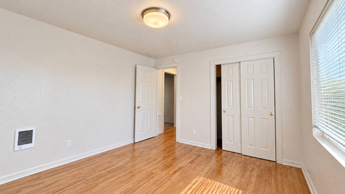 Heather Court, 114 - 132 12th Ave E, Seattle, WA 98102 - Apartment for Rent - Image 8