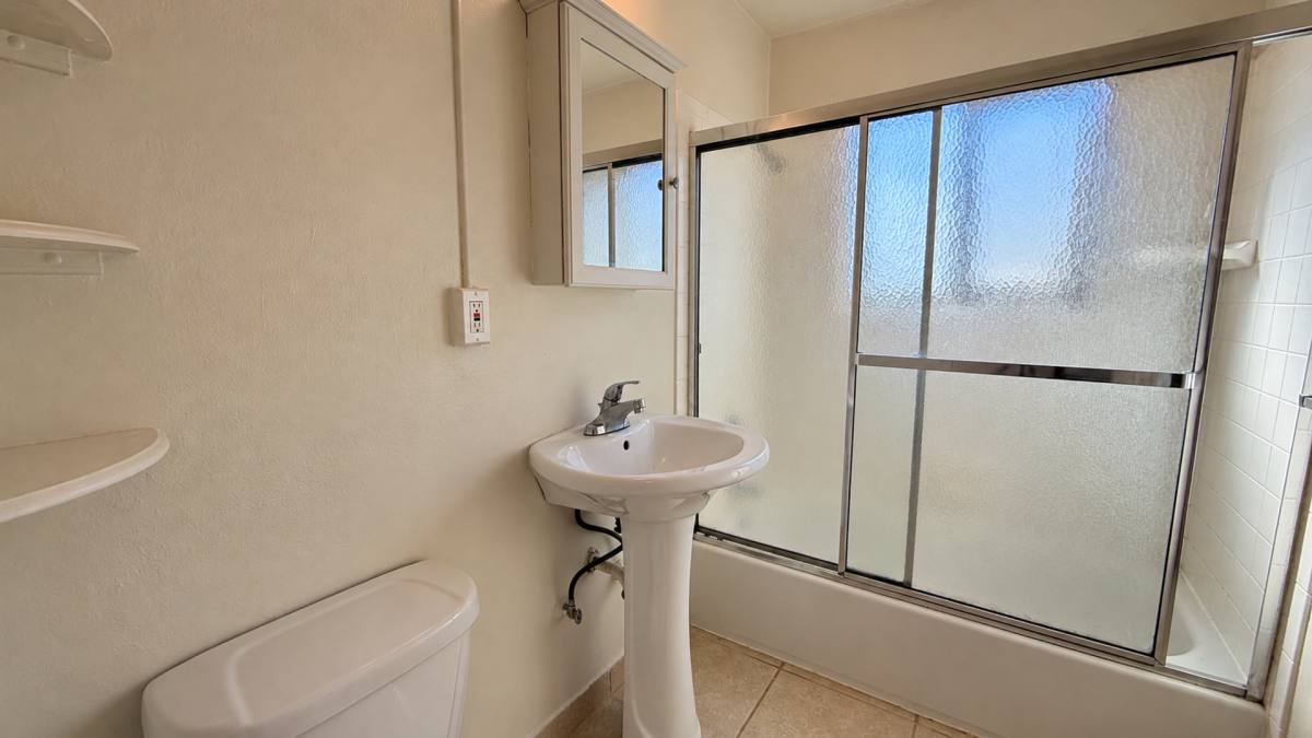 Heather Court, 114 - 132 12th Ave E, Seattle, WA 98102 - Apartment for Rent - Image 6