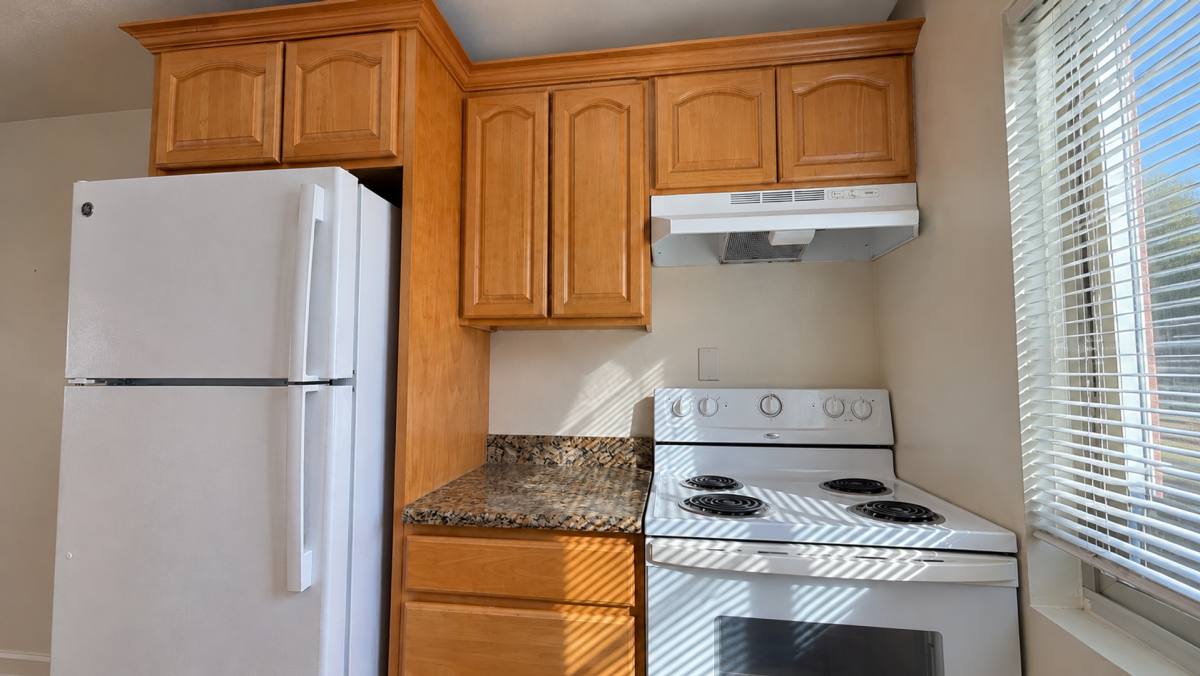 Heather Court, 114 - 132 12th Ave E, Seattle, WA 98102 - Apartment for Rent - Image 3