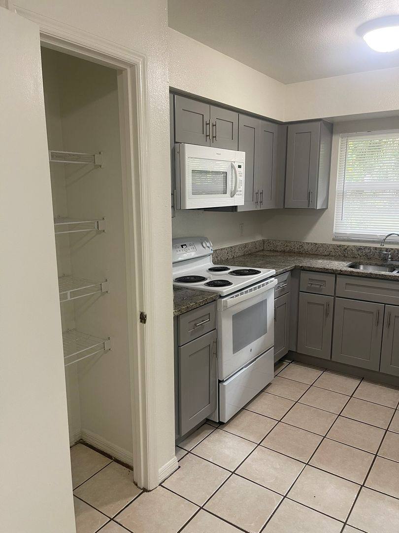 1003 Maple Ave, Sanford, FL 32771 - House for Rent - Image 6