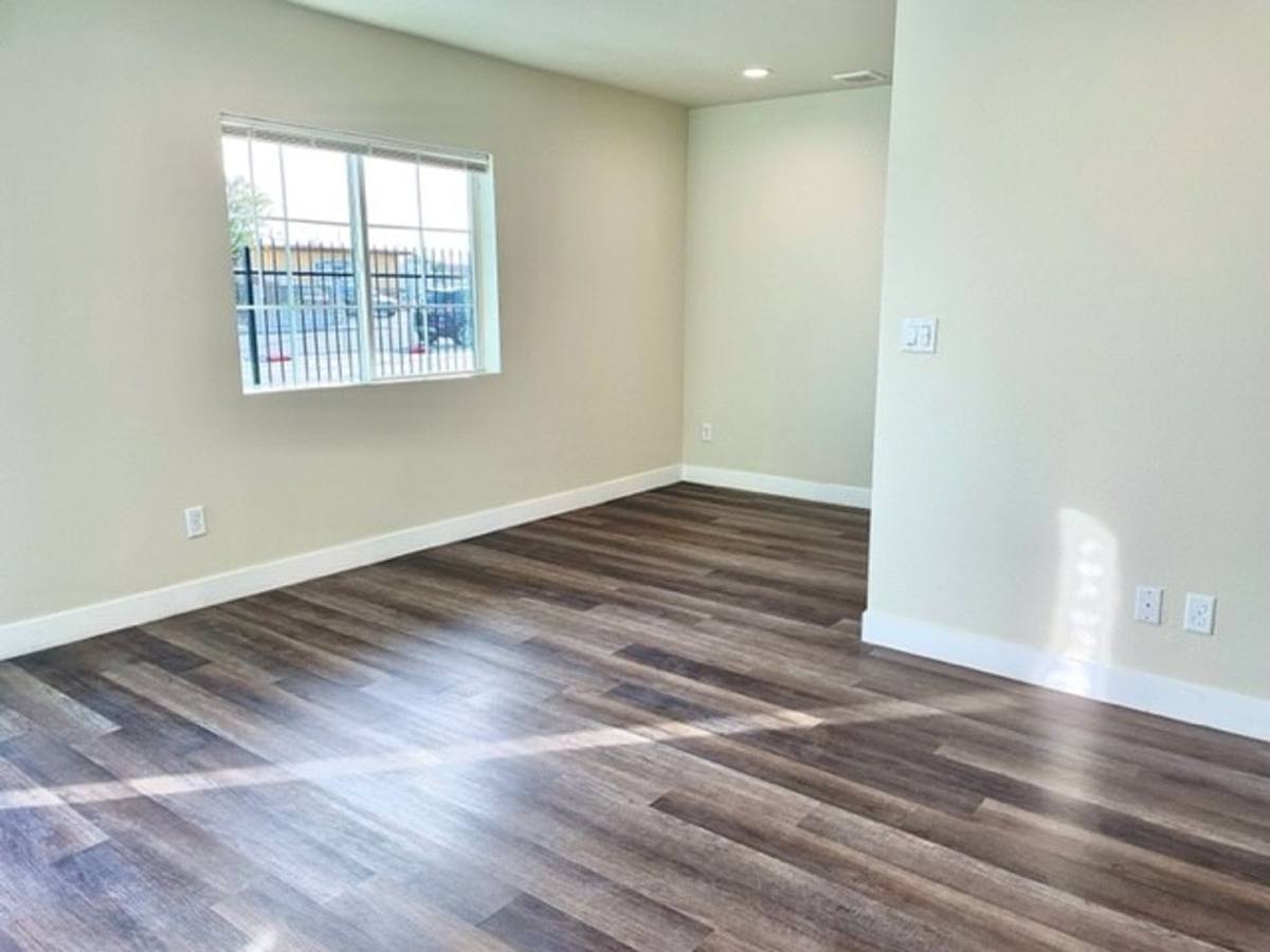 500 W Jefferson Ave, Las Vegas, NV 89106 - Apartment for Rent - Image 3