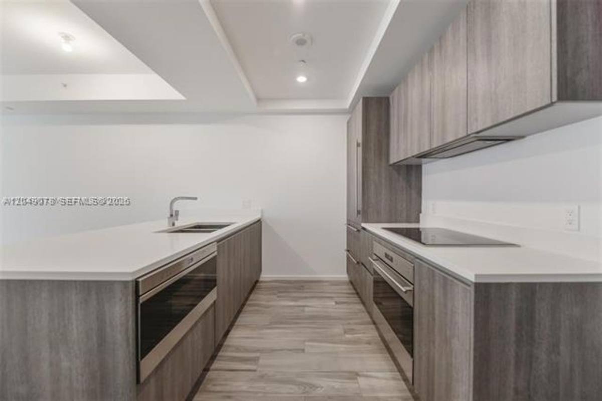 Apartment for rent at 801 S Miami Ave #1702, Miami, FL 33130