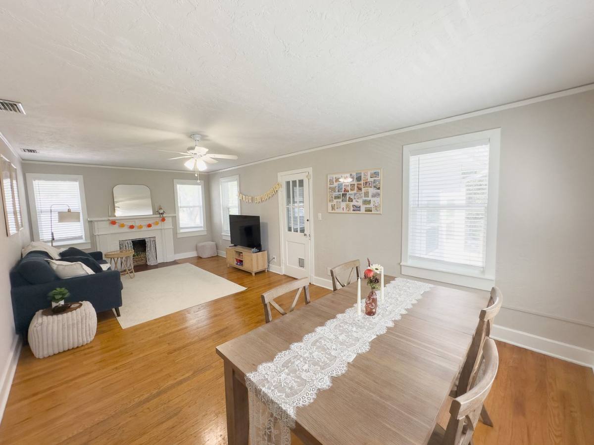 Apartment for rent at 1006 SW 8th Ave, Gainesville, FL 32601