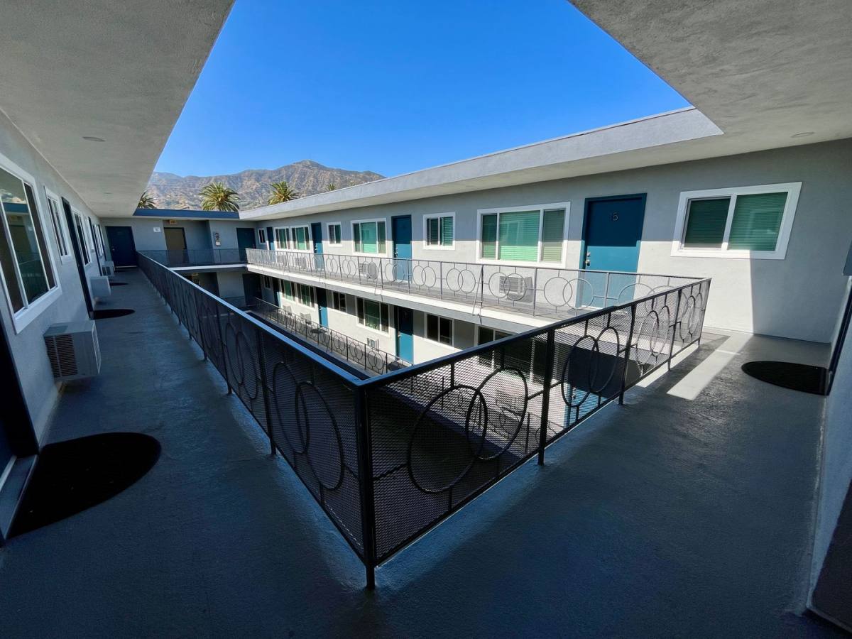 Dryden Square Apts, 455 W Dryden St, Glendale, CA 91202 - Apartment for Rent - Image 2