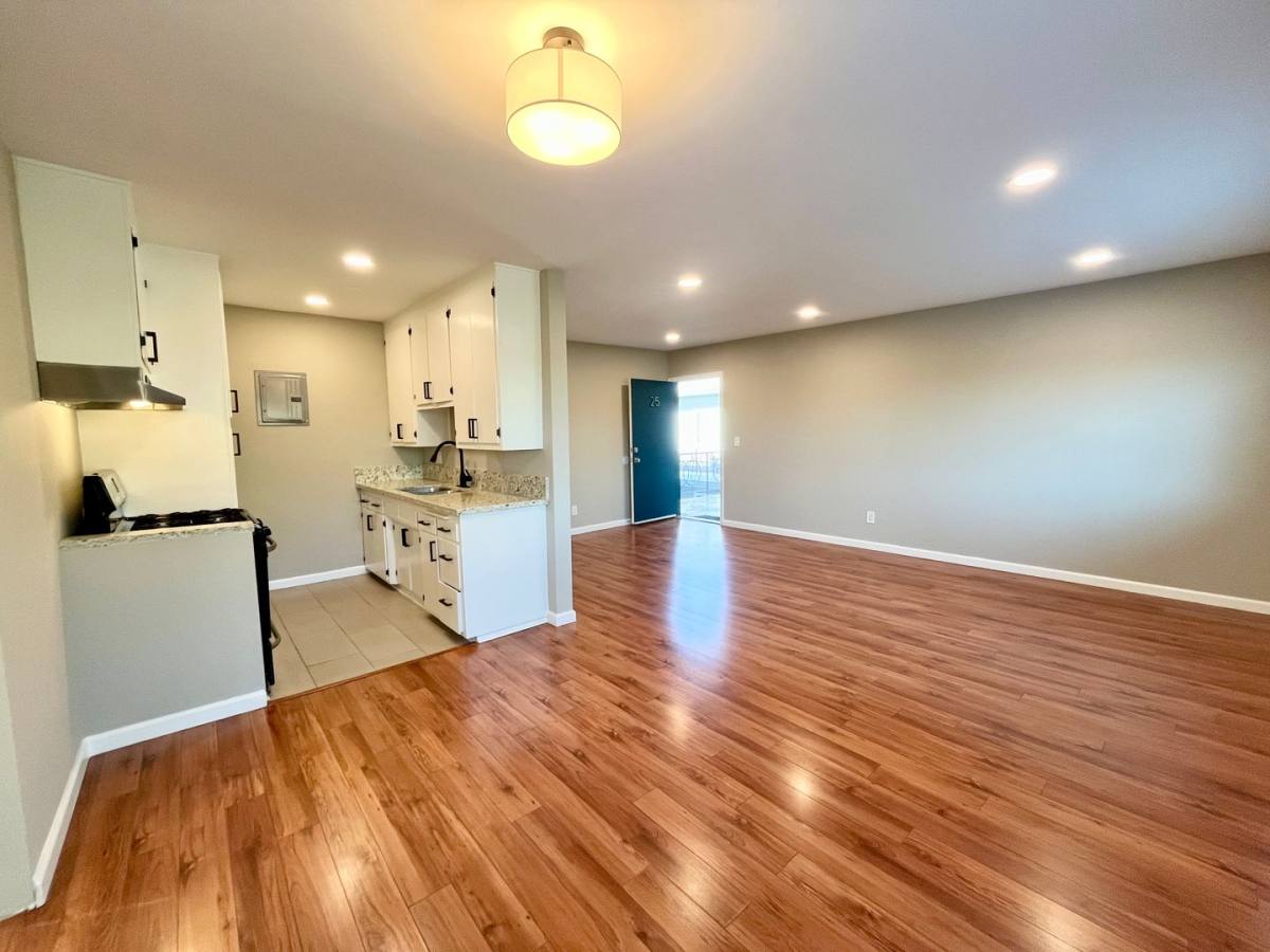 Dryden Square Apts, 455 W Dryden St, Glendale, CA 91202 - Apartment for Rent - Image 3