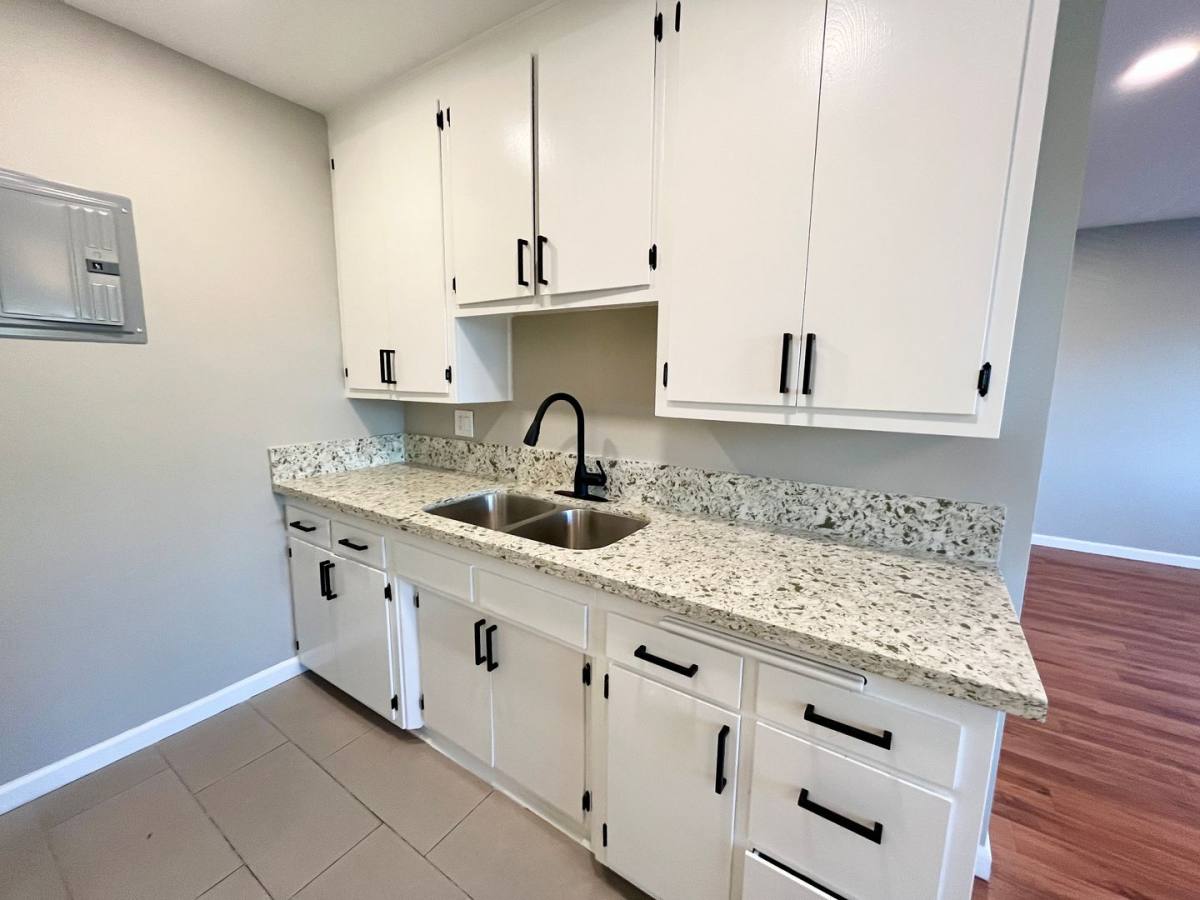 Dryden Square Apts, 455 W Dryden St, Glendale, CA 91202 - Apartment for Rent - Image 5