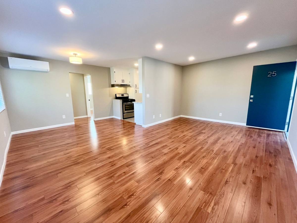 Dryden Square Apts, 455 W Dryden St, Glendale, CA 91202 - Apartment for Rent - Image 1