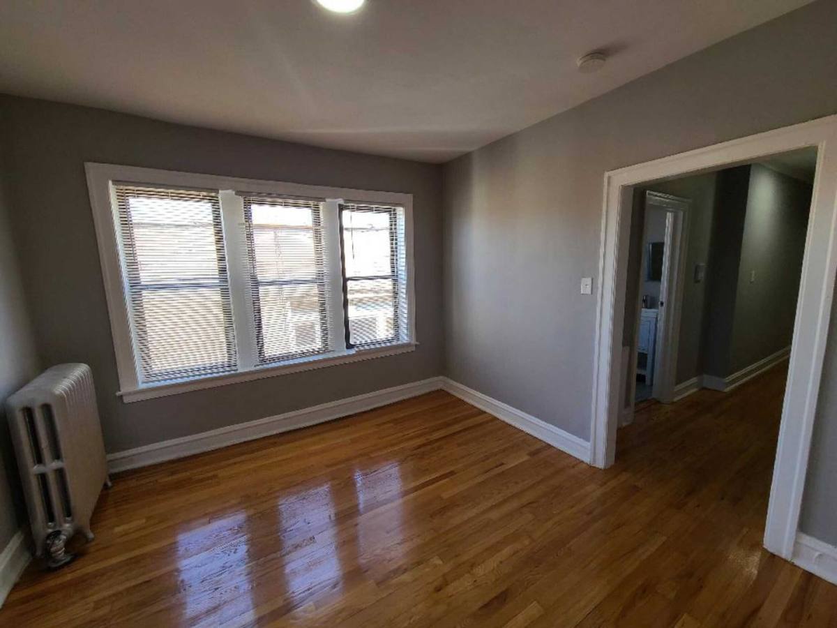 Apartment for rent at 8152 S Maryland Ave, Chicago, IL 60619
