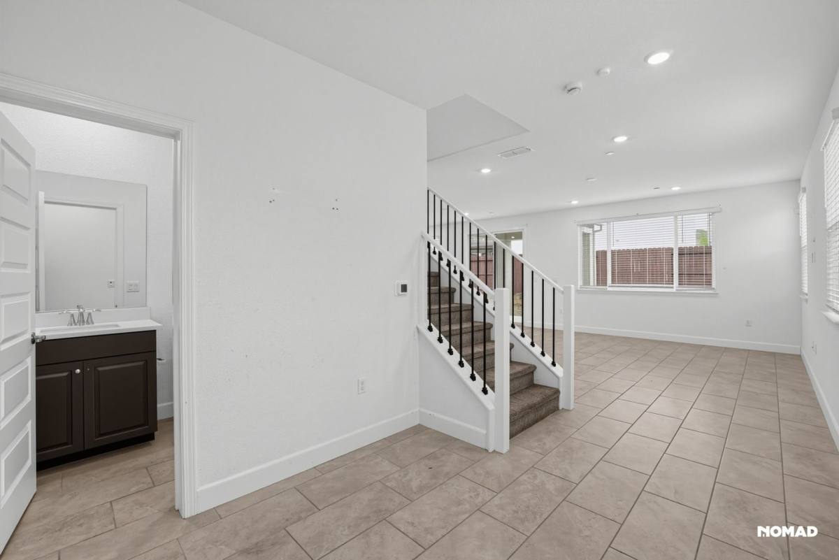 2064 Beartooth Way, Roseville, CA 95747 - House for Rent - Image 2