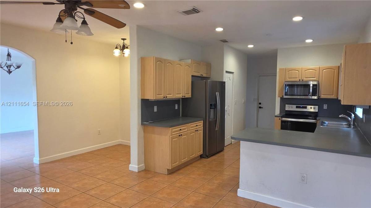 2862 SW 145th Ave, Miami, FL 33175 - House for Rent - Image 4