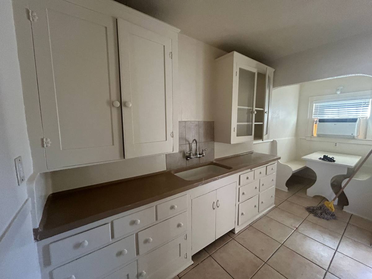 117 W Bush, Hanford, CA 93230 - Apartment for Rent - Image 5