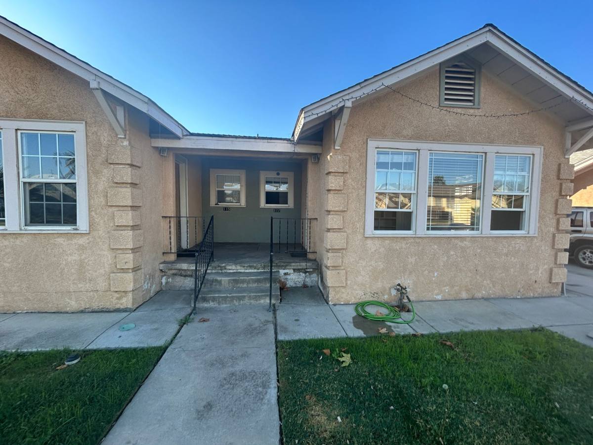 117 W Bush, Hanford, CA 93230 - Apartment for Rent
