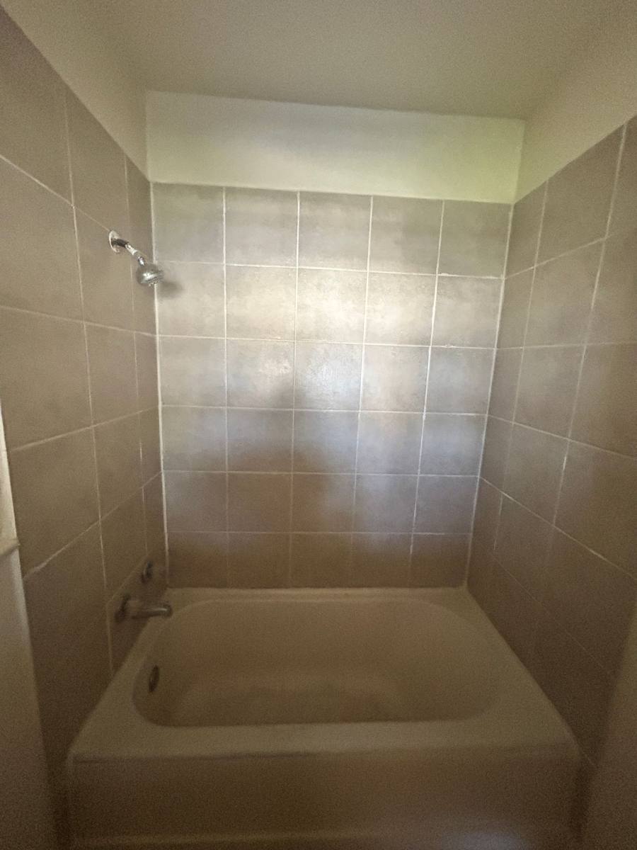 117 W Bush, Hanford, CA 93230 - Apartment for Rent - Image 3