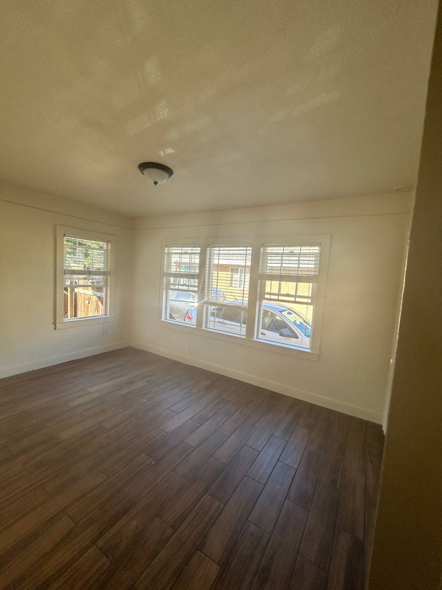 117 W Bush, Hanford, CA 93230 - Apartment for Rent - Image 4