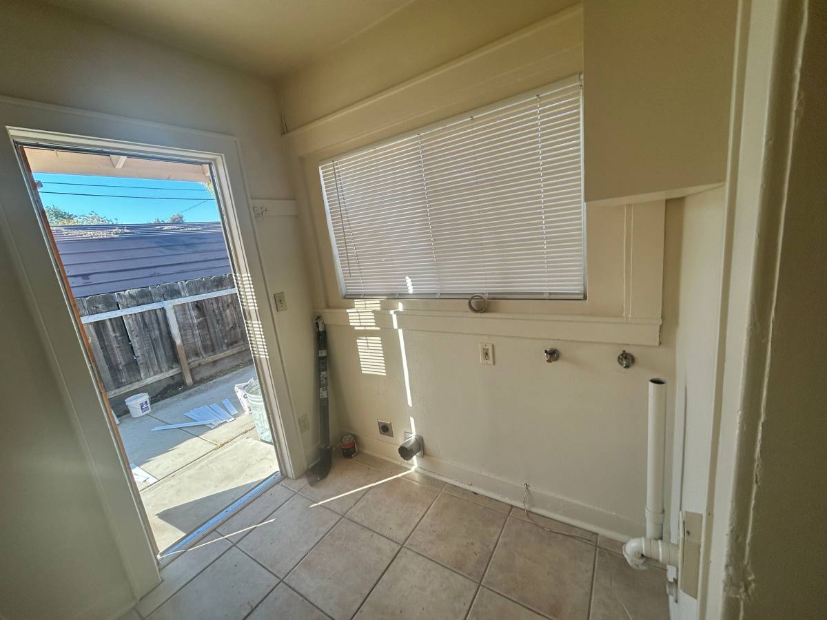 117 W Bush, Hanford, CA 93230 - Apartment for Rent - Image 6