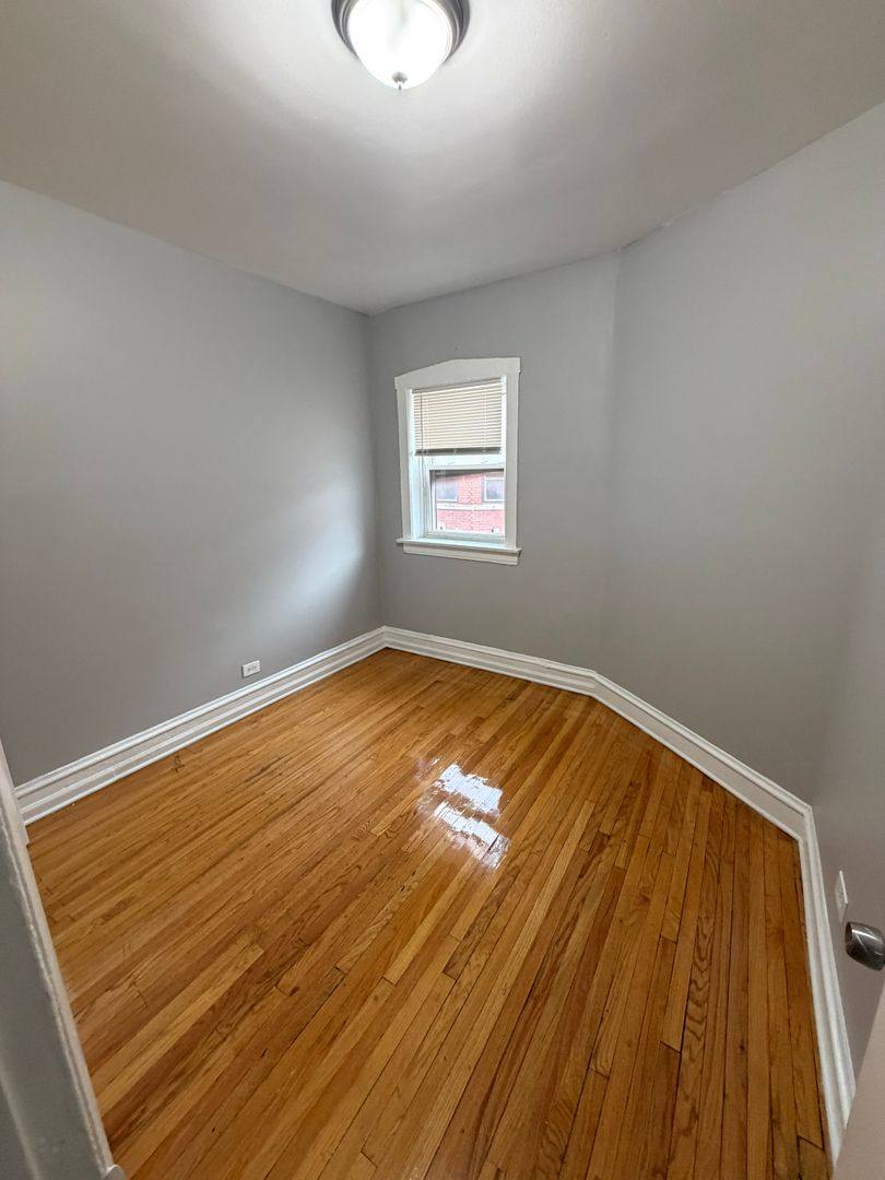 7237 S Bennett Ave, Chicago, IL 60649 - Apartment for Rent - Image 3
